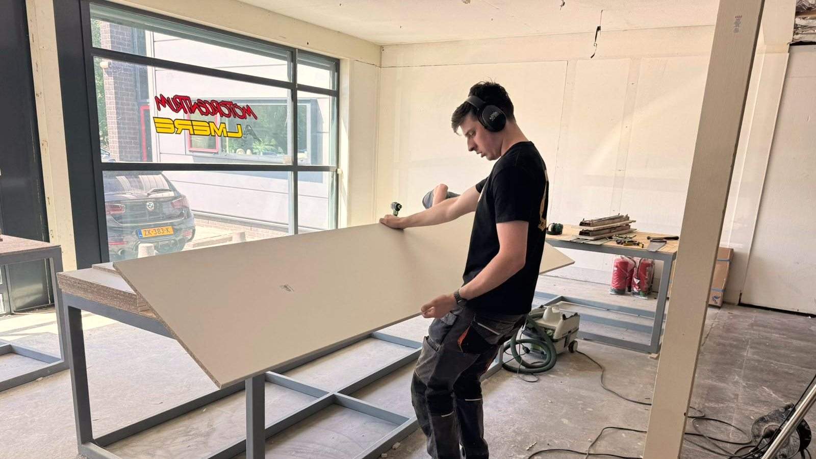 Maatwerk in de werkplaats: blad op het frame
