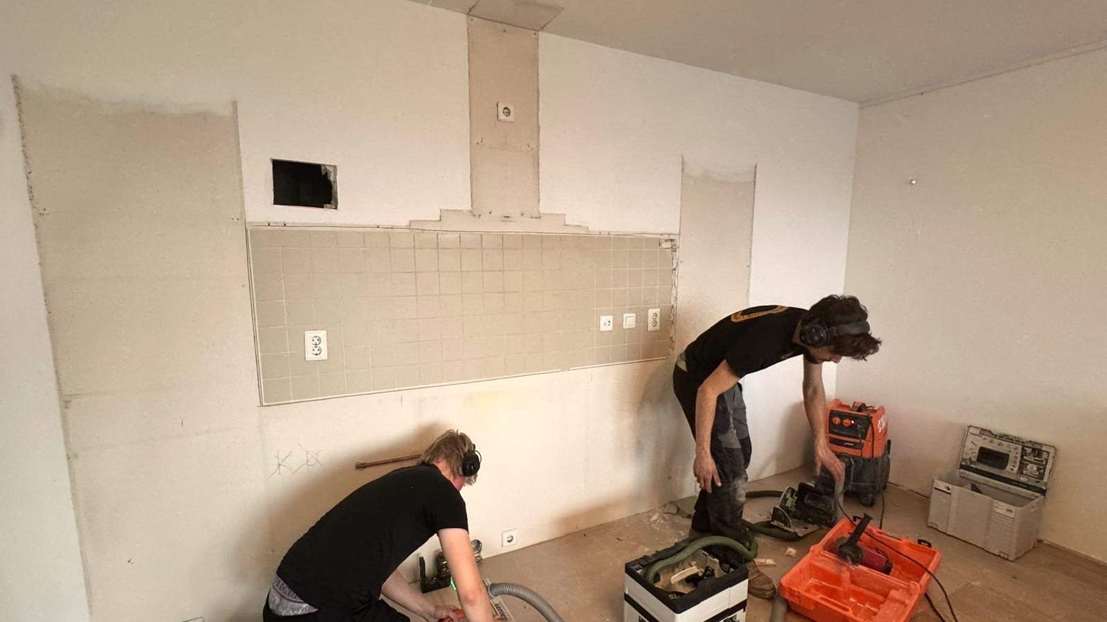 De oude keuken is eruit, de aftekening staat nog