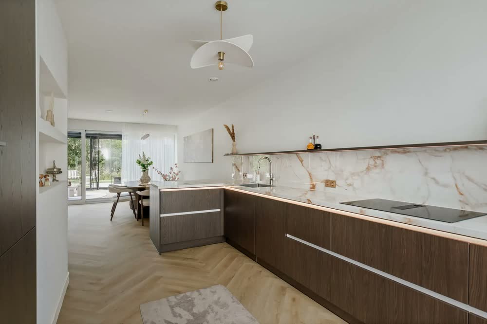 Keuken in Deventer met een blad in marmerlook